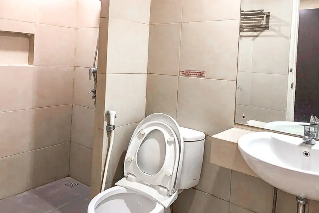 Сурабая: RedDoorz Syariah near Graha Pena