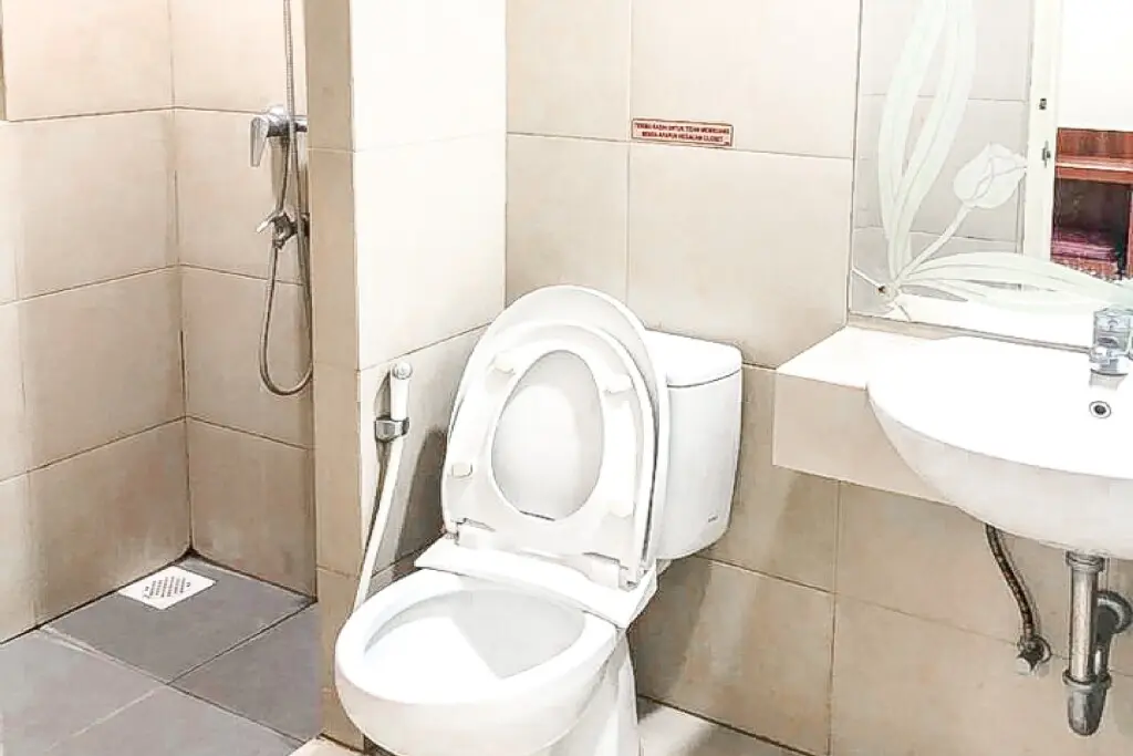 Сурабая: RedDoorz Syariah near Graha Pena