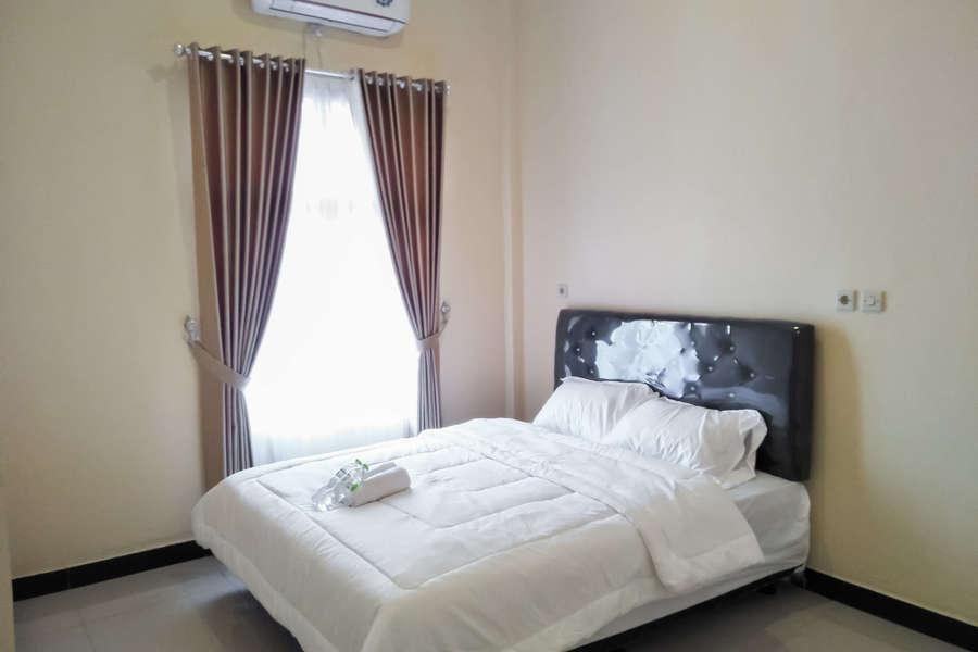 Мадиун: Artayya Puri Homestay RedPartner