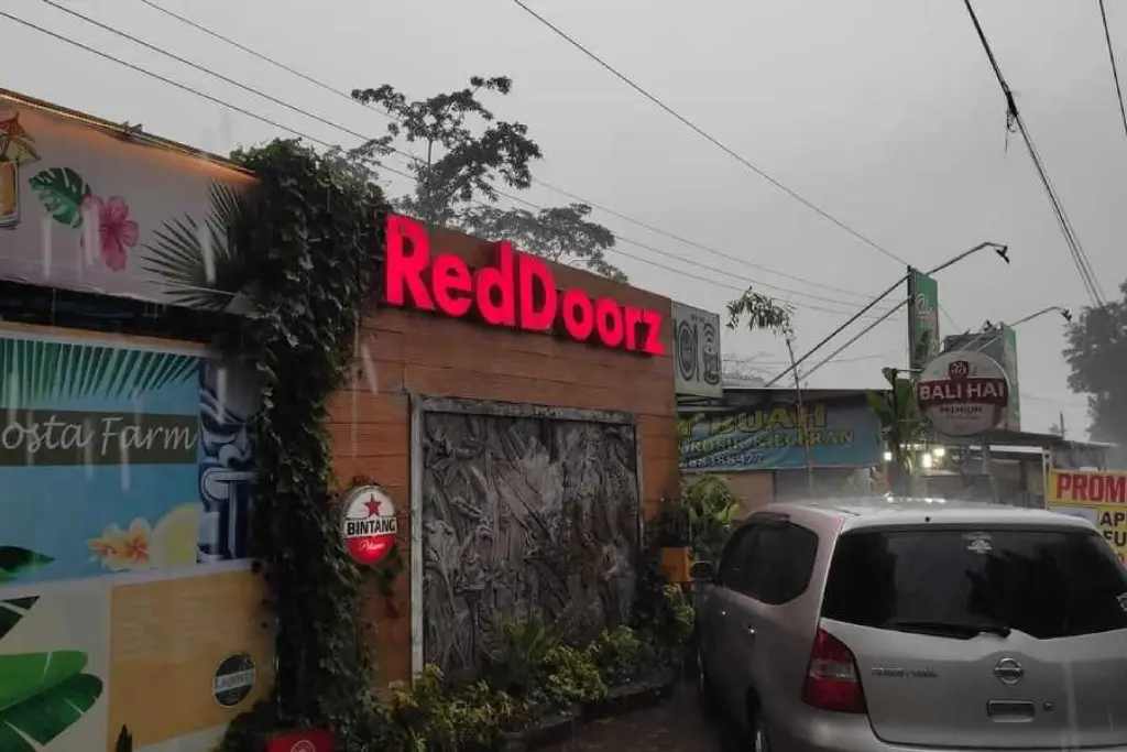 Пурвокерто: RedDoorz @ Jalan Raya Baturaden