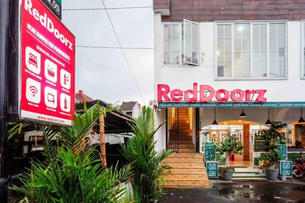 Пурвокерто: RedDoorz near Rita Super Mall Purwokerto