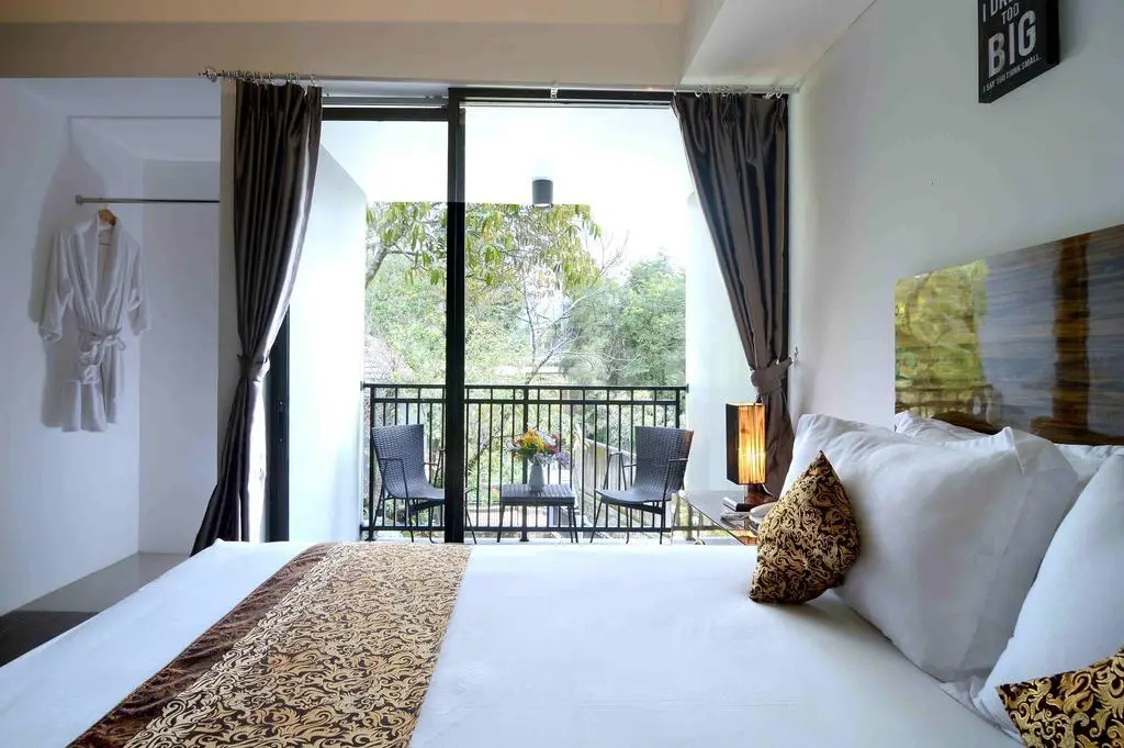 Кунинган: De Jehan s Hotel