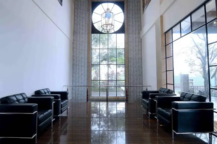 Кунинган: De Jehan s Hotel