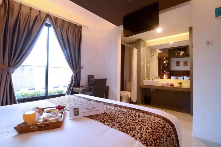 Кунинган: De Jehan s Hotel