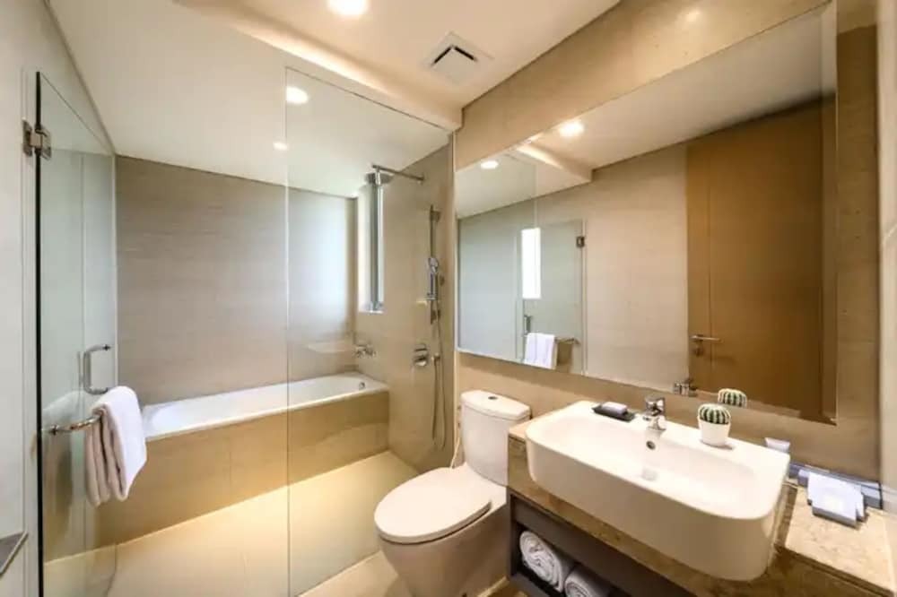 Джакарта: Two-bedrooms, Oakwood Apartments Pik Jakarta