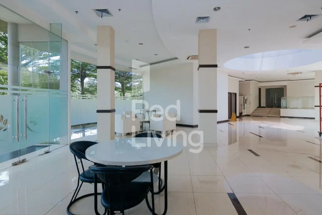 Южный Тангеранг: RedLiving Apartemen Easton Park Serpong