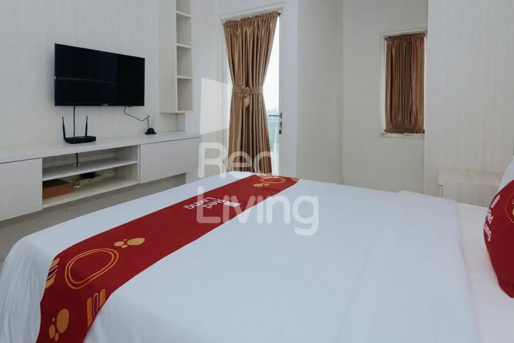 Южный Тангеранг: RedLiving Apartemen Easton Park Serpong