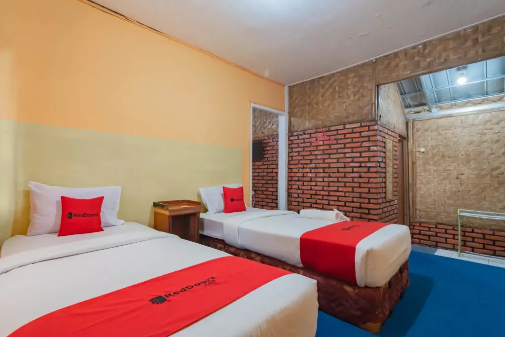 Барос: RedDoorz Plus @ Grand Yustik Sukabumi