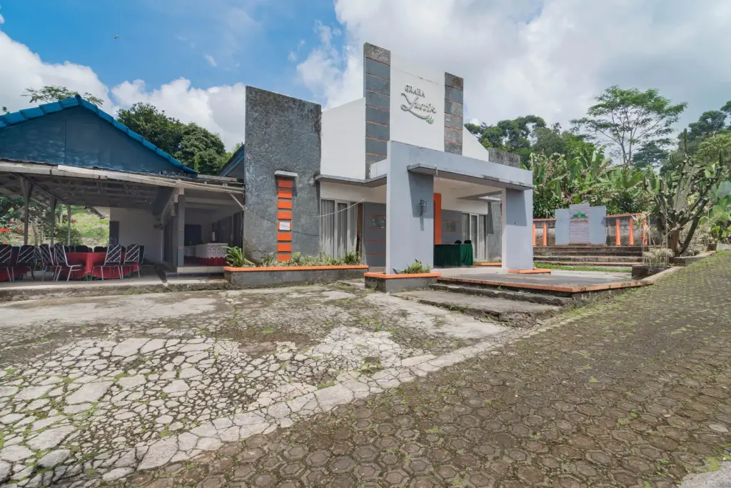Барос: RedDoorz Plus @ Grand Yustik Sukabumi
