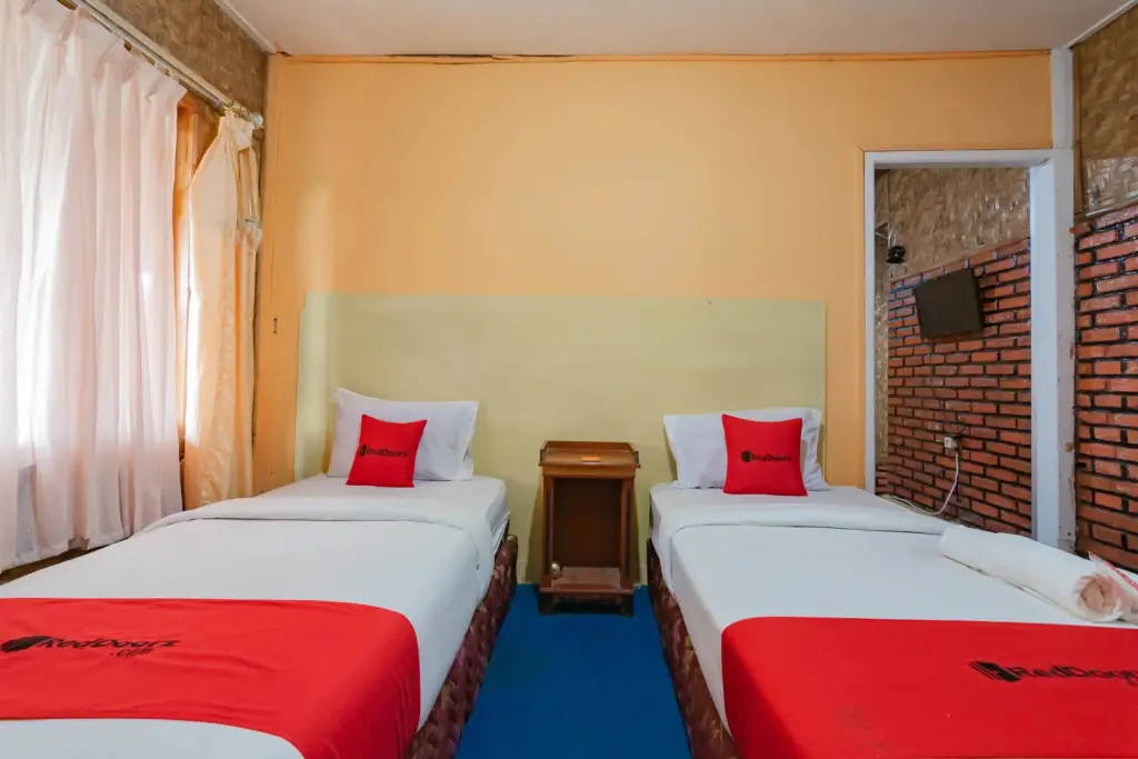 Барос: RedDoorz Plus @ Grand Yustik Sukabumi