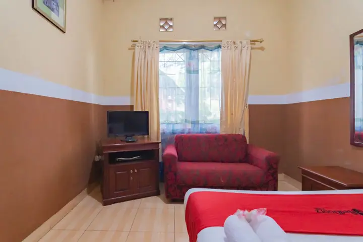 Барос: RedDoorz Plus @ Grand Yustik Sukabumi