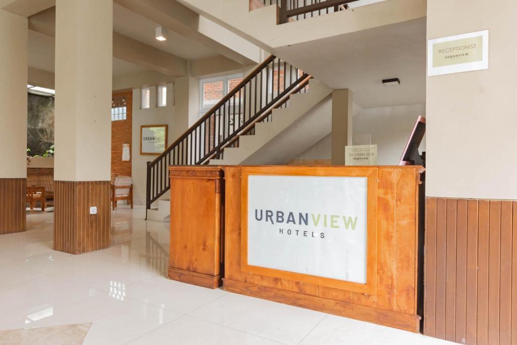 Сизаруа: Urbanview Hotel Syariah Insani Cisarua Puncak