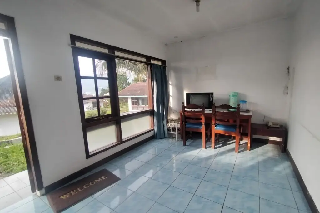 Сизаруа: Hotel Lembah Nyiur Cikopo