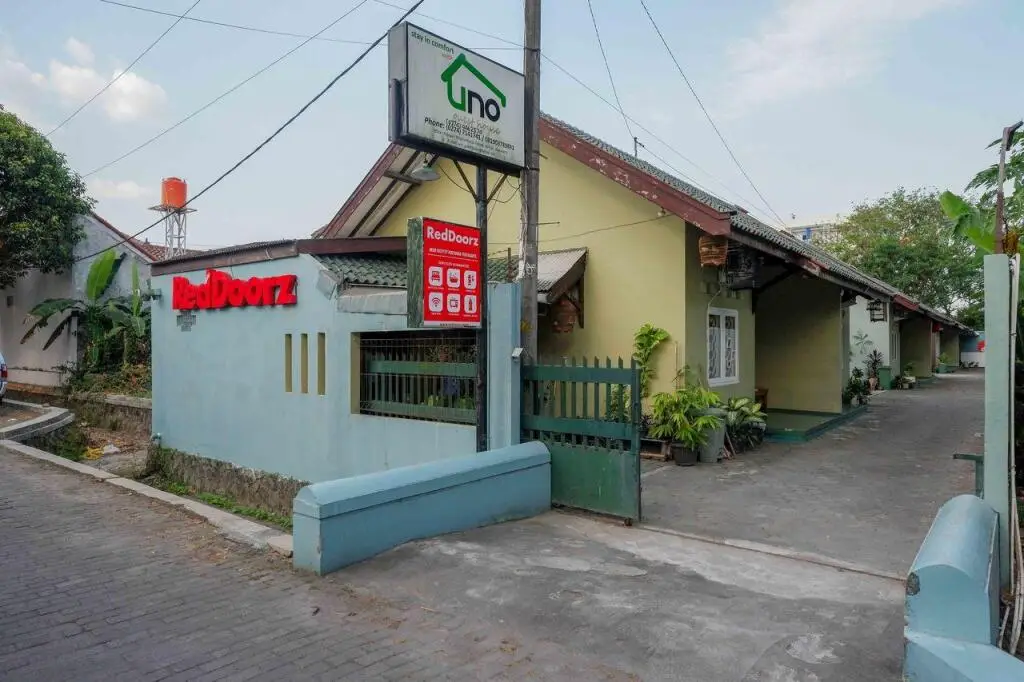 Депок: RedDoorz near Institut Pertanian Yogyakarta