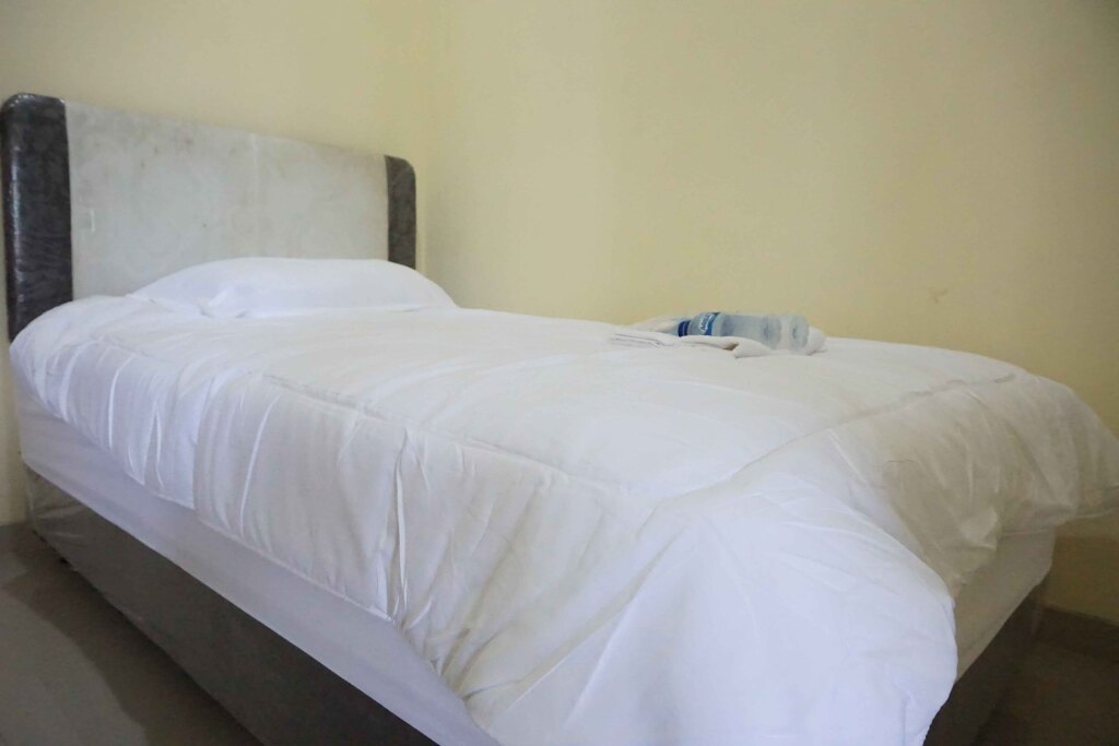Депок: Miracle Boarding House RedPartner