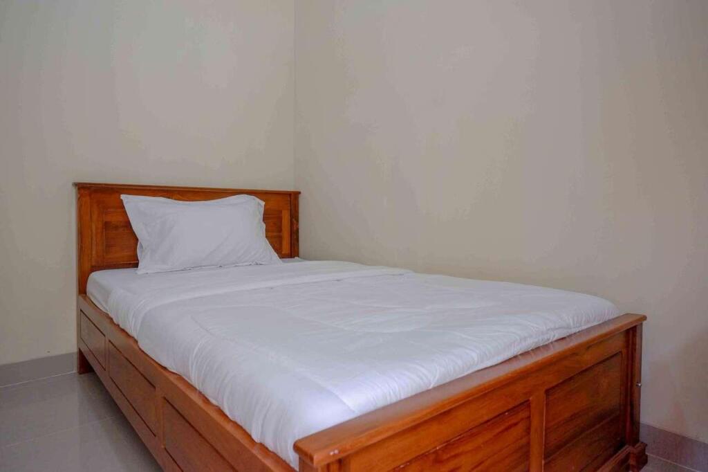 Ngaglik: Verose Guest House Syariah Kentungan RedPartner