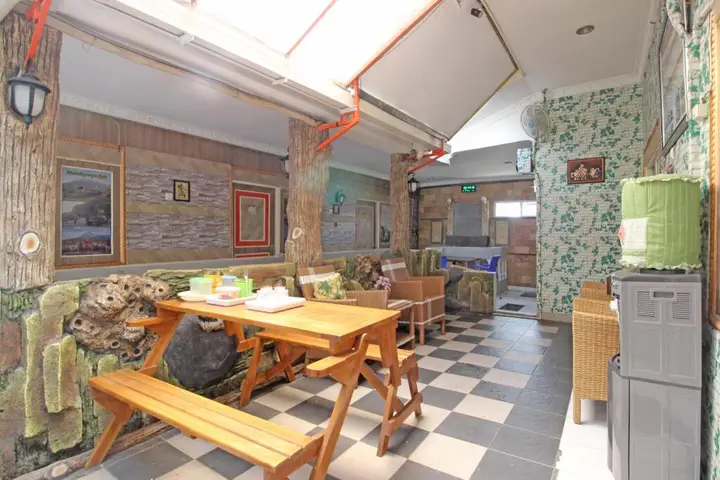 Депок: RedDoorz near Mall Ambarukmo Yogyakarta