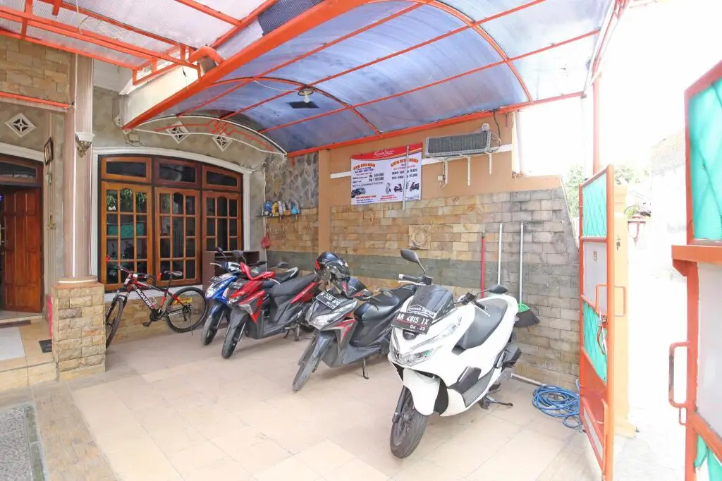 Депок: RedDoorz near Mall Ambarukmo Yogyakarta