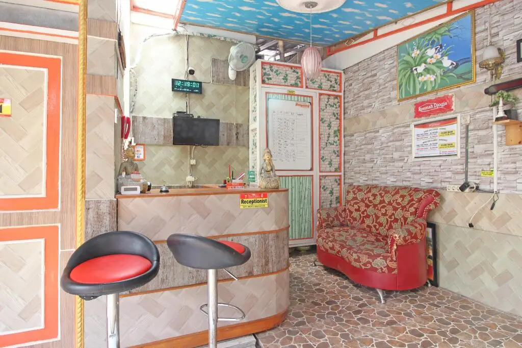 Депок: RedDoorz near Mall Ambarukmo Yogyakarta