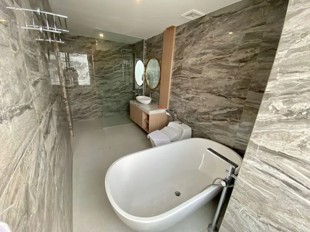 Тубан: Front One King Hotel Tuban