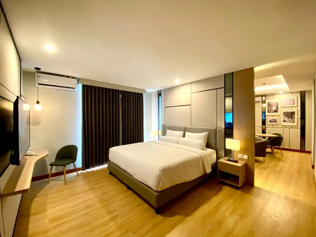 Тубан: Front One King Hotel Tuban