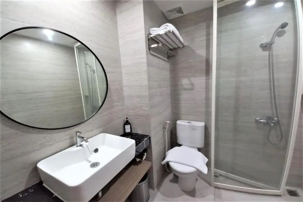 Тубан: Front One King Hotel Tuban