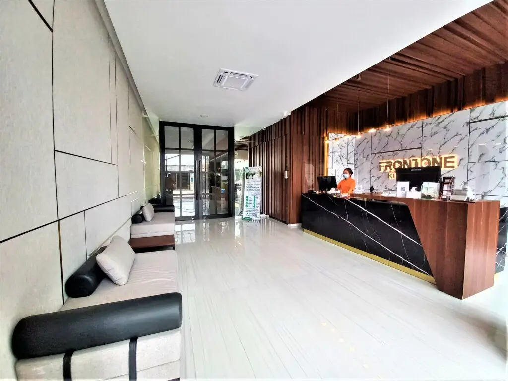 Тубан: Front One King Hotel Tuban