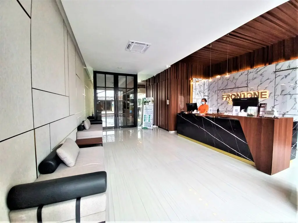Тубан: Front One King Hotel Tuban