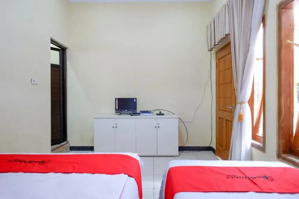 Вонособо: RedDoorz near Desa Wisata Tambi Dieng