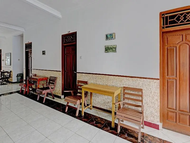 Банджарнегара: OYO 90309 Hotel Asri 2