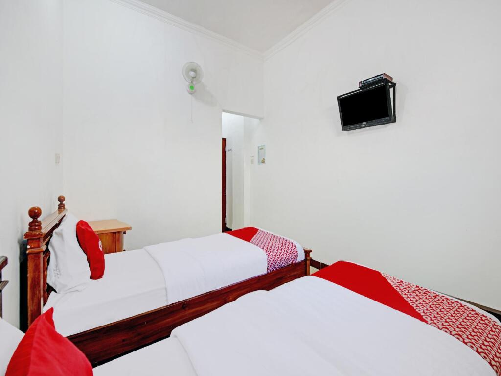 Банджарнегара: OYO 90309 Hotel Asri 2