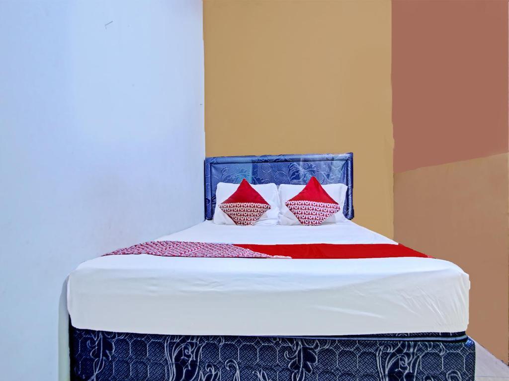 Прабумулих: OYO 90476 Iksan Homestay Syariah