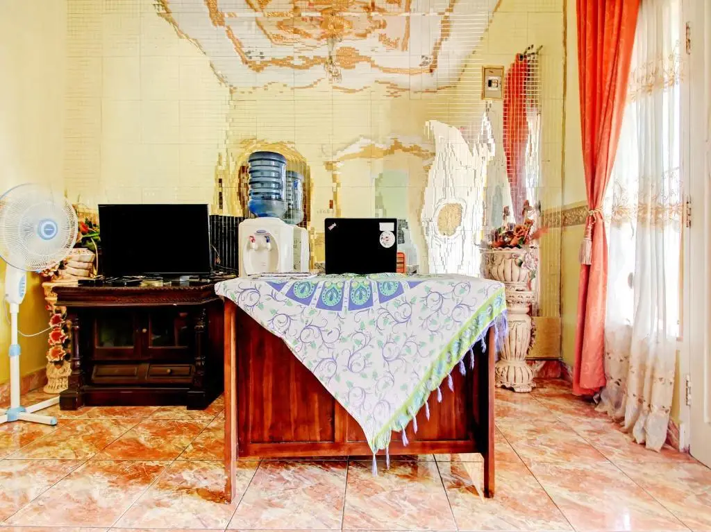 Прабумулих: OYO 90307 Fj Alfaeyza Kost