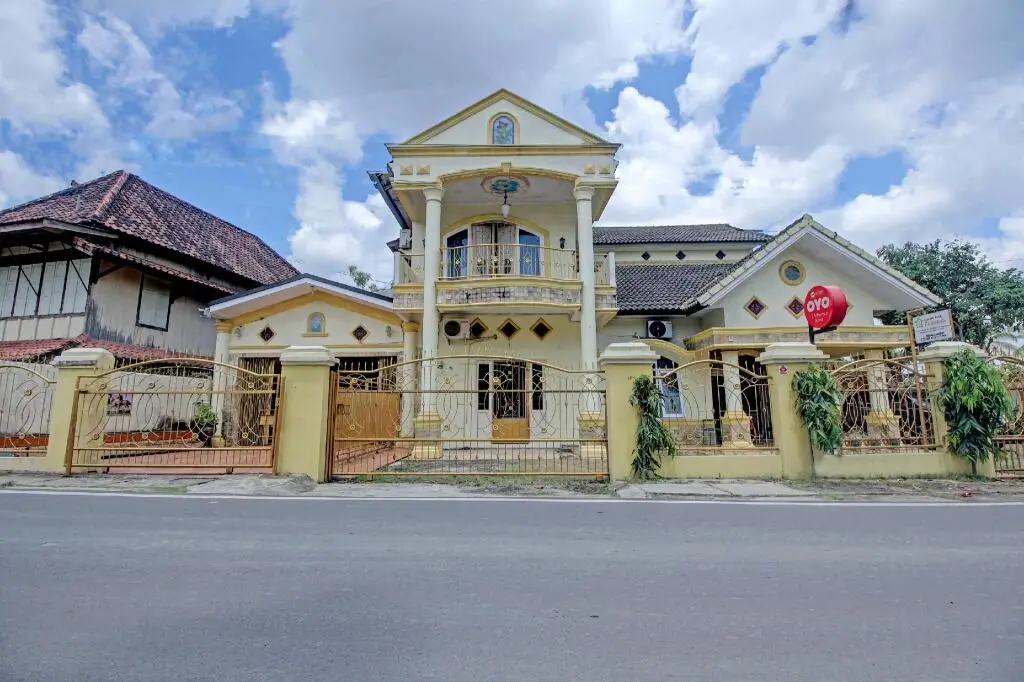 Прабумулих: OYO 90307 Fj Alfaeyza Kost
