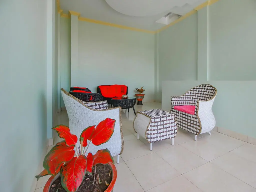 Прабумулих: OYO 90063 Silver Homestay Syariah