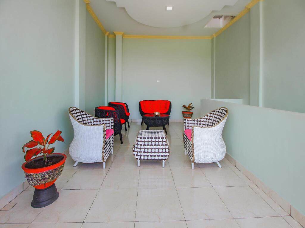 Прабумулих: OYO 90063 Silver Homestay Syariah