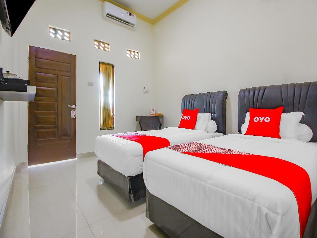 Прабумулих: OYO 90063 Silver Homestay Syariah