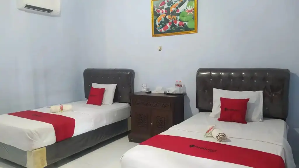 Пекалонган: RedDoorz Syariah near Stasiun Pekalongan 3