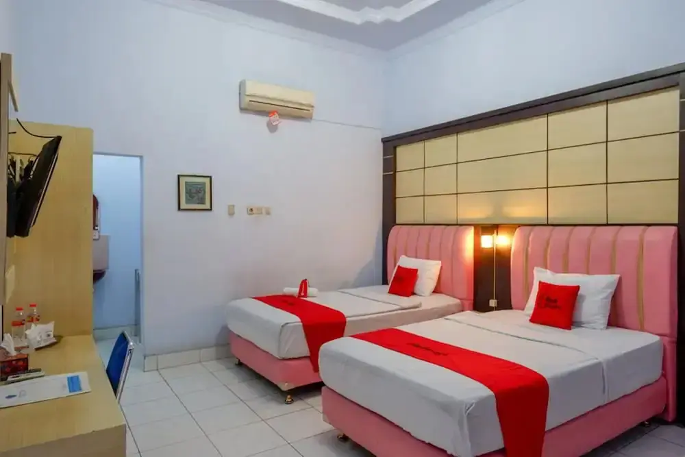 Пекалонган: RedDoorz Plus Syariah near Stasiun Pekalongan 2