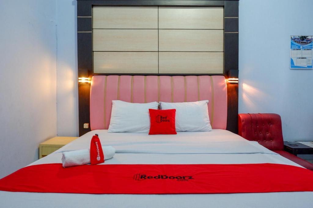 Пекалонган: RedDoorz Plus Syariah near Stasiun Pekalongan 2