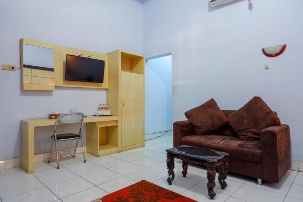 Пекалонган: RedDoorz Plus Syariah near Stasiun Pekalongan 2