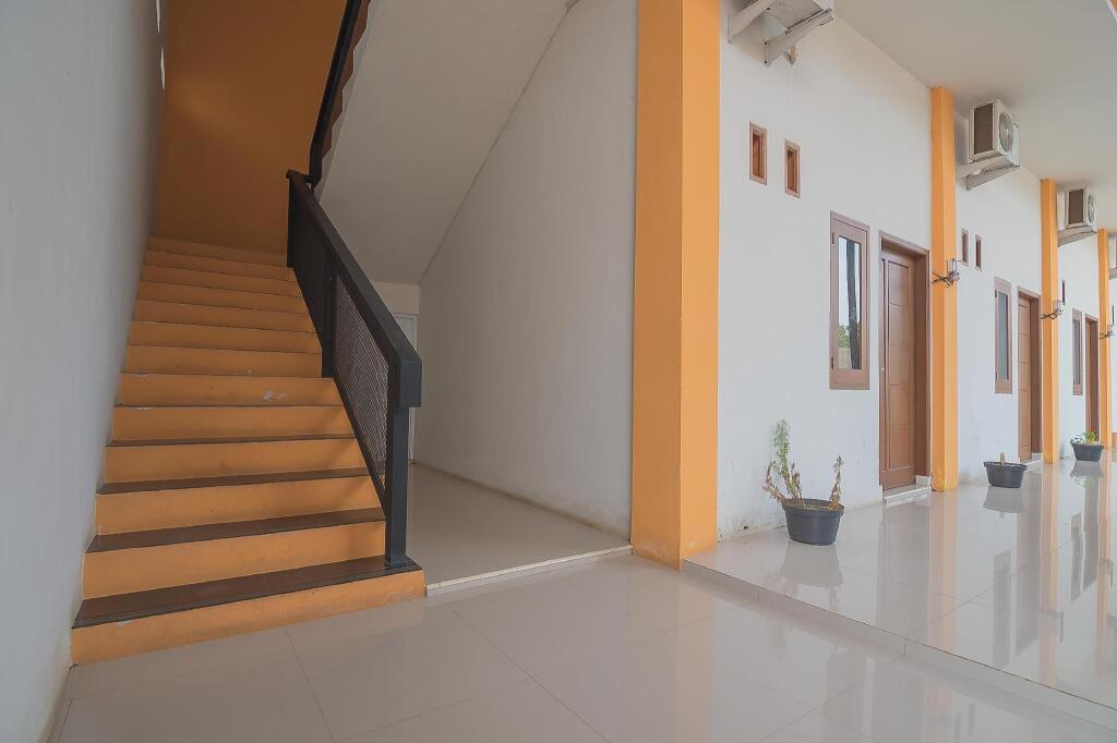 Хаургейлис: RedDoorz near Alun Alun KC Haurgeulis