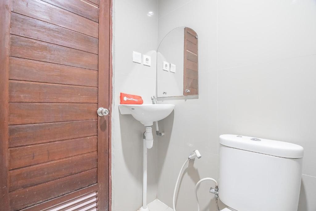 Куалакапуас: RedDoorz @ Jalan Cilik Riwut Kapuas