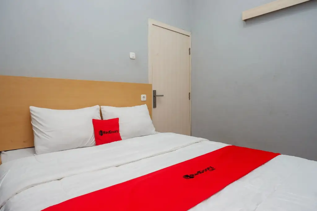 Батанг: RedDoorz Syariah near Exit Tol Batang