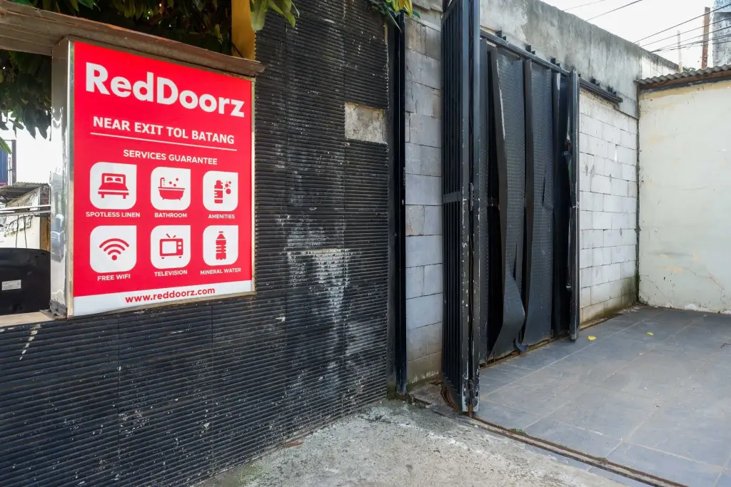 Батанг: RedDoorz Syariah near Exit Tol Batang