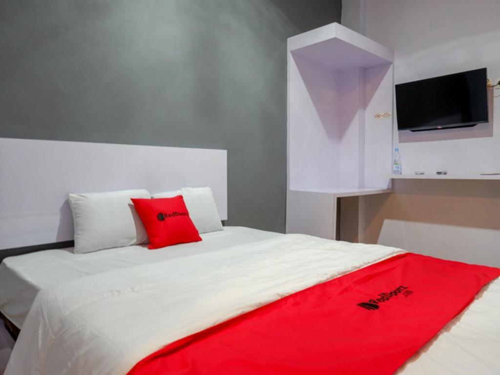 Батанг: RedDoorz Syariah near Pasar Batang