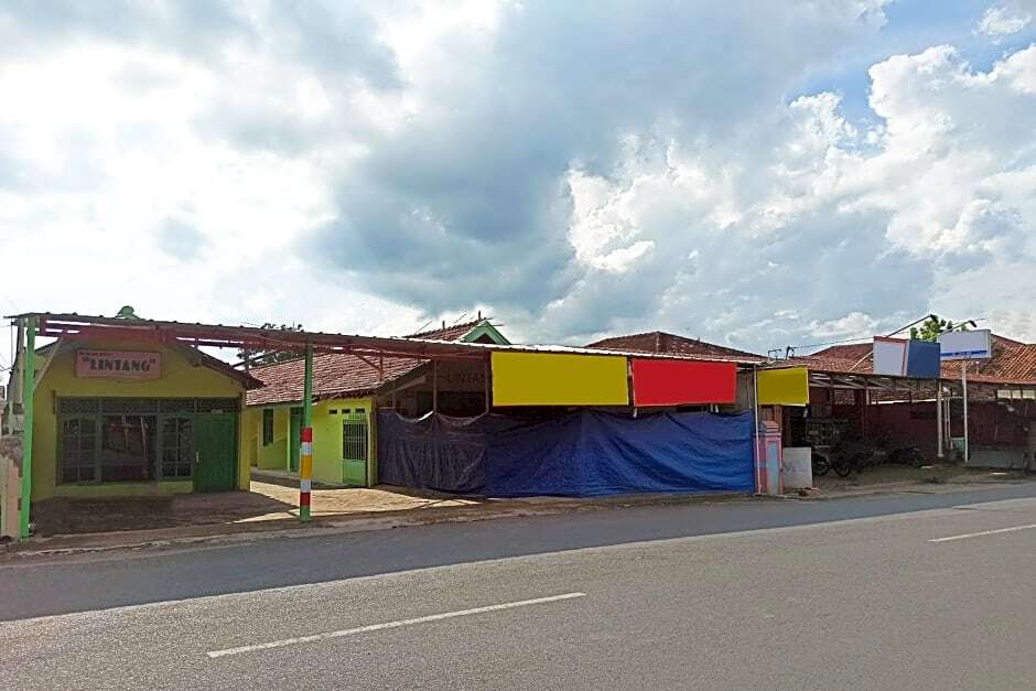 Метро: RedDoorz near Taman Merdeka Metro Lampung