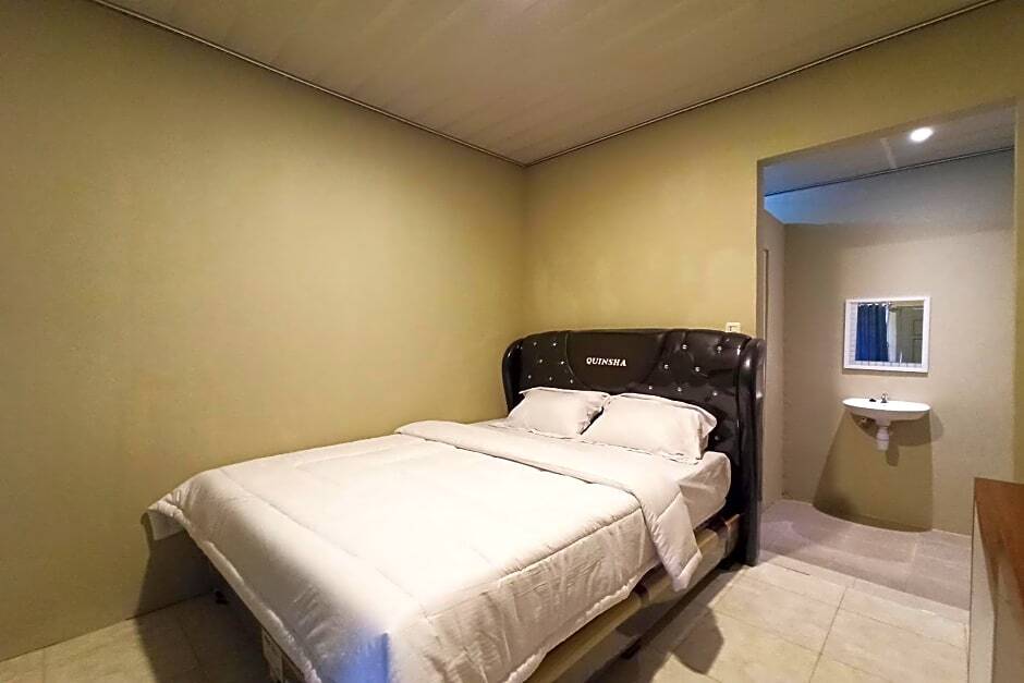 Метро: RedDoorz near Taman Merdeka Metro Lampung