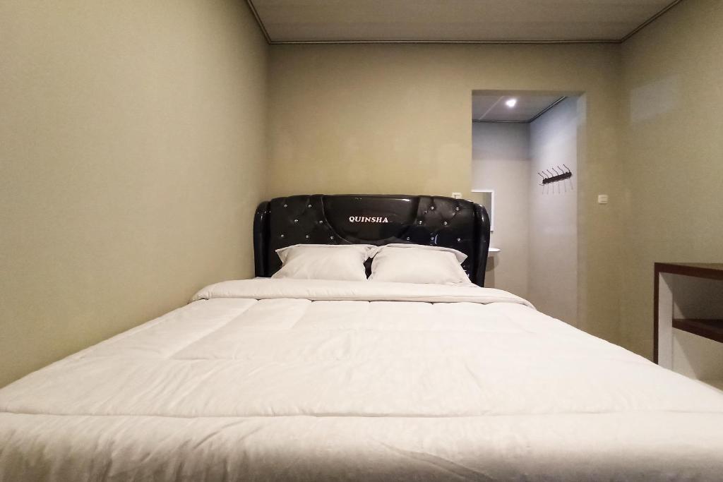 Метро: RedDoorz near Taman Merdeka Metro Lampung