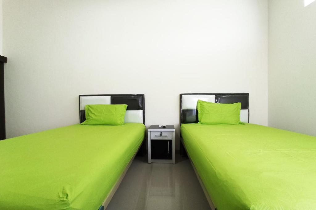Метро: RedDoorz near Taman Merdeka Metro Lampung